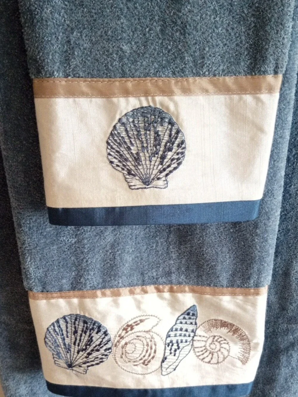 Avanti Hampton Shells 100% Cotton Bath Towel Set Of 3 Like New